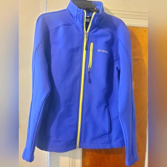 Columbia Softshell Full-Zip Jacket - Picture 3 of 7